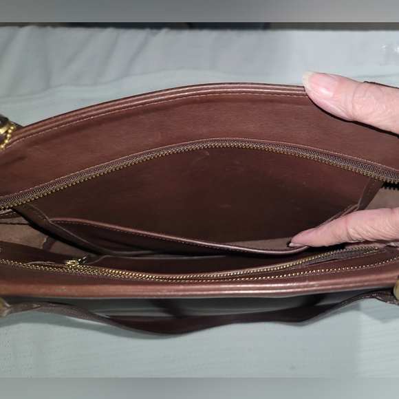 Vintage Coach Tribeca Mohogany Leather Tote Bag - Picture 13 of 16